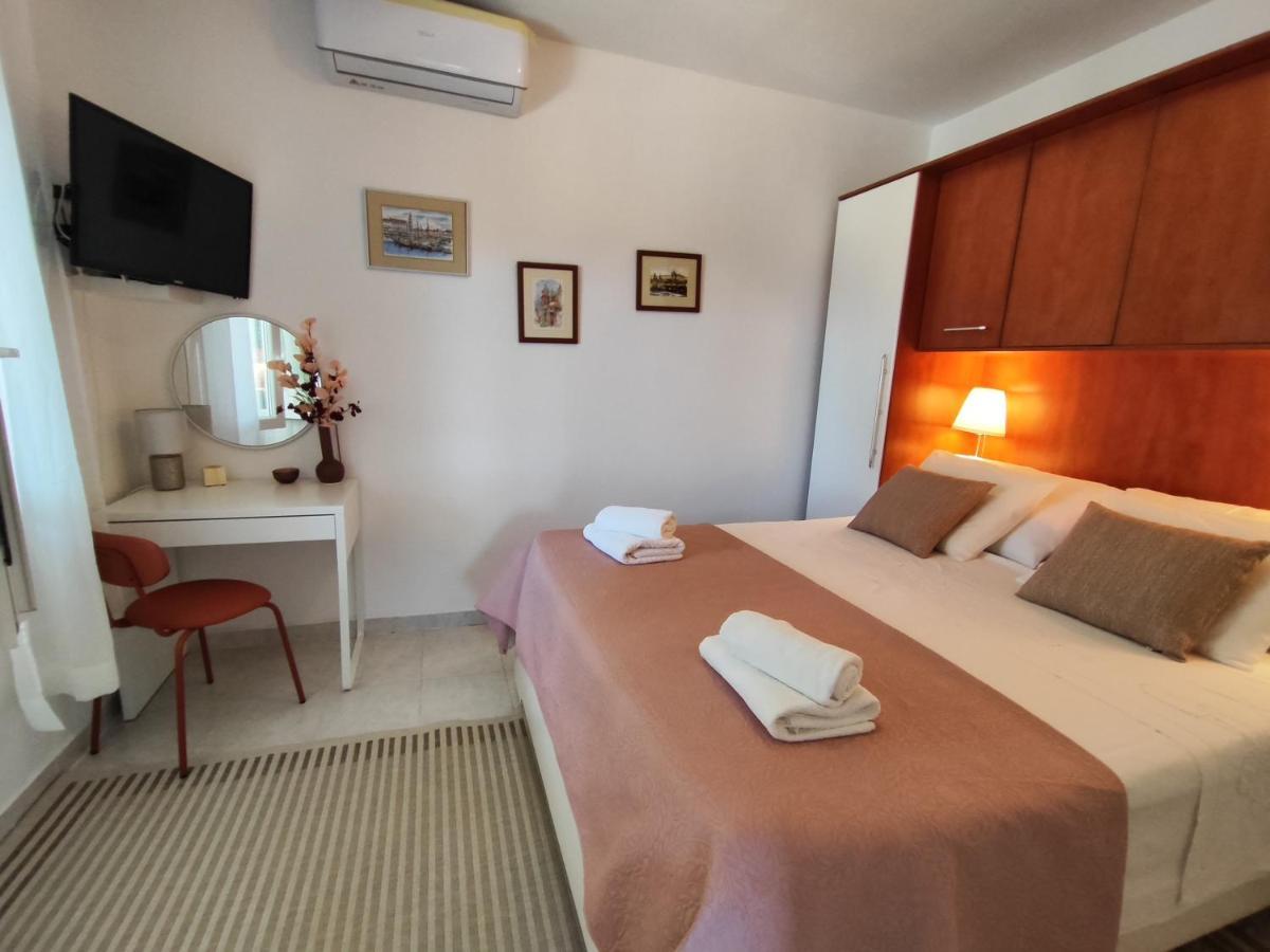 Villa Weekend House Olive Garden Donje Selo na Šolti Esterno foto